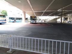 「鶴見駅西口」バス停留所