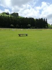「月廻り公園」バス停留所