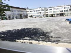 栗島小学校