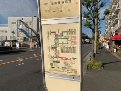 「谷塚斎場前」バス停留所
