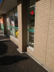 ファミリーマート　戸田公園店