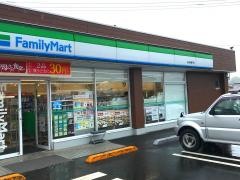 ファミリーマート　久米町桑下店