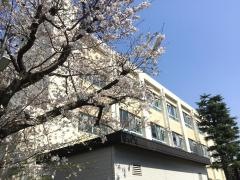 川崎市立西高津中学校