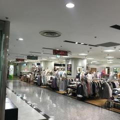 ハニーズ　逆瀬川アピア店