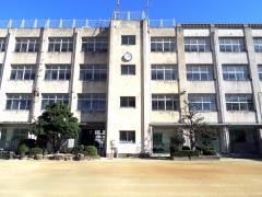 大領小学校