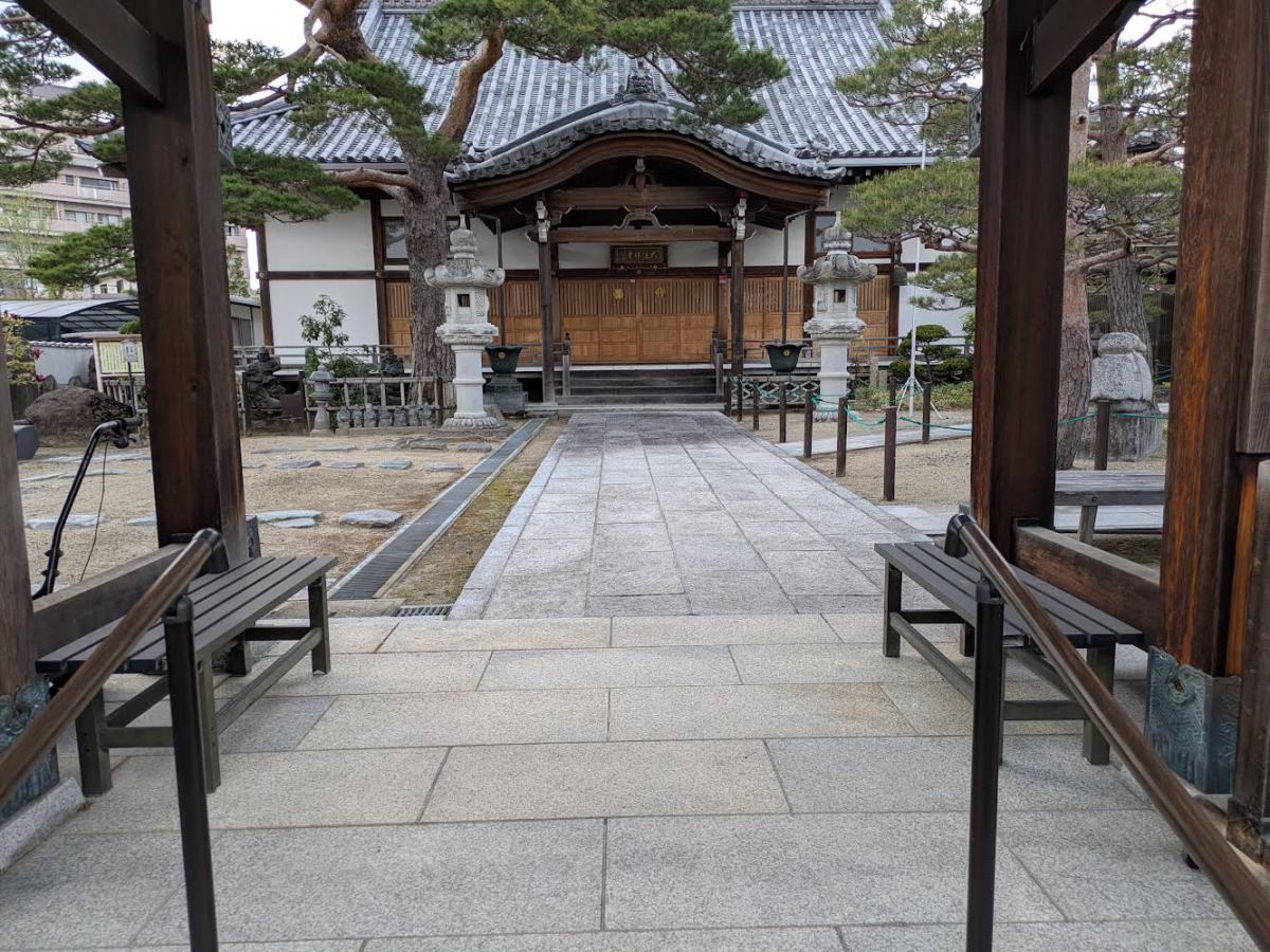 綺麗な境内です。
