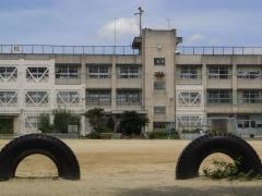 鴻池東小学校