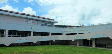 兼次小学校