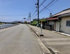 「築出」バス停留所