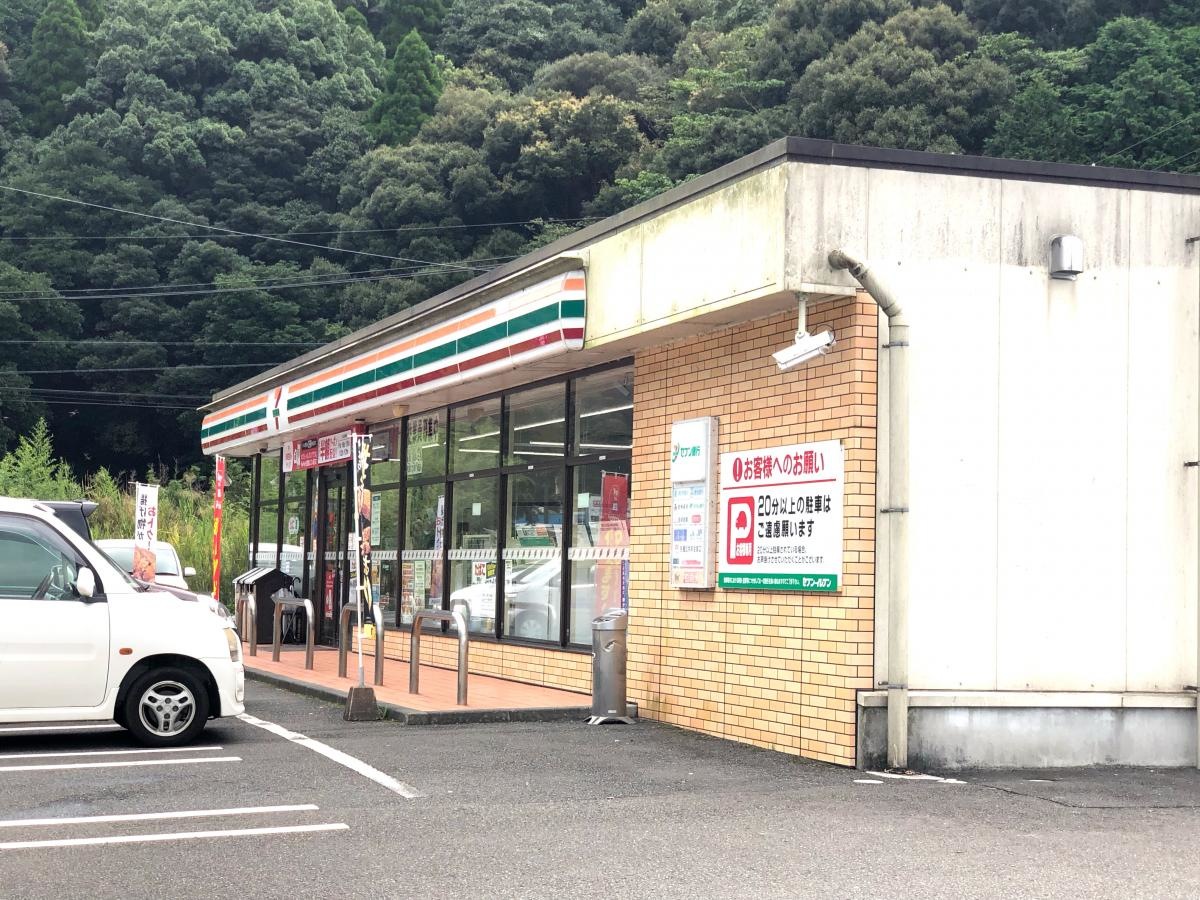 セブンイレブン市比野店です