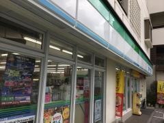 ファミリーマート　牧港店