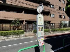 「大泉桜高校」バス停留所