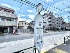 「稲荷神社前」バス停留所