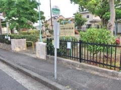 「すみれ児童公園」バス停留所