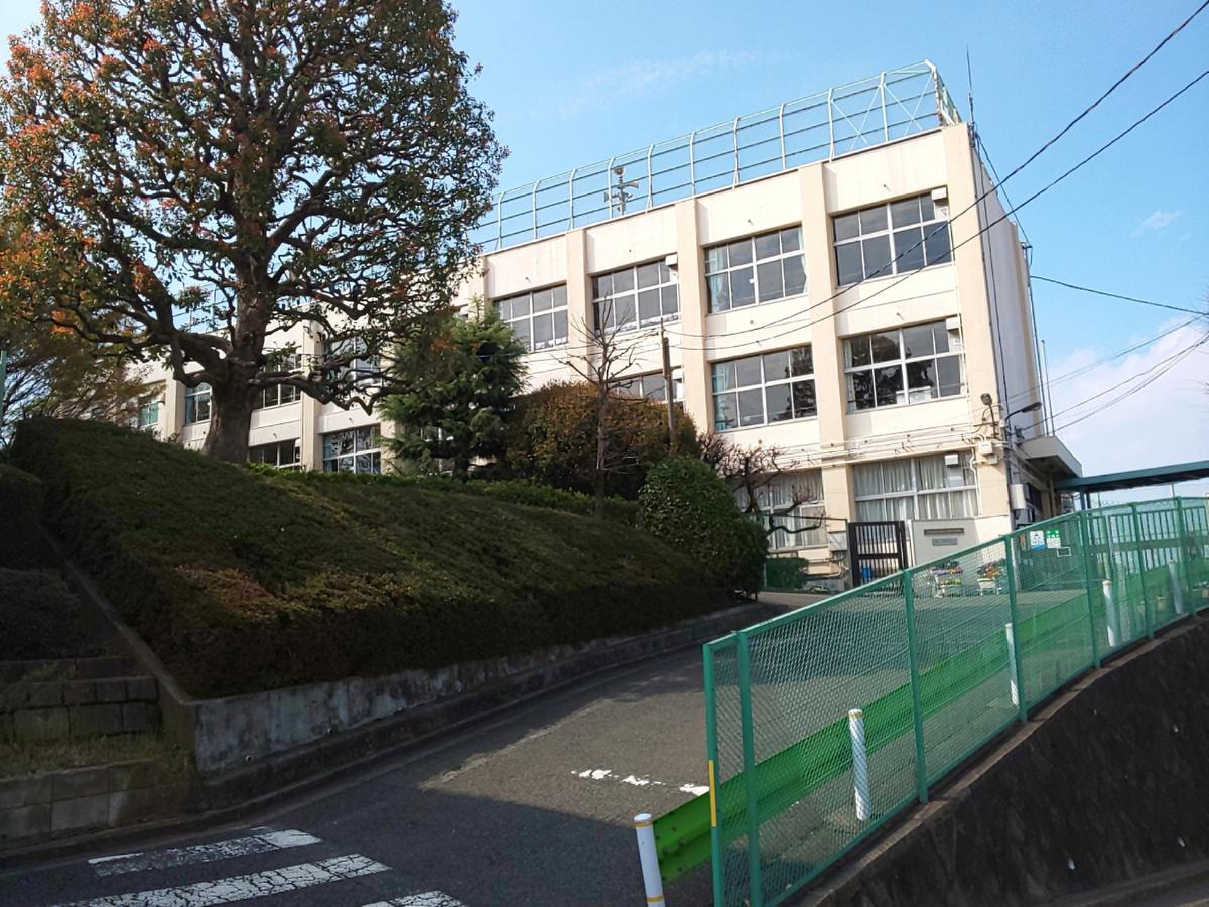 馬込 東 中学校