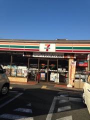 セブンイレブン　豊中東泉丘店