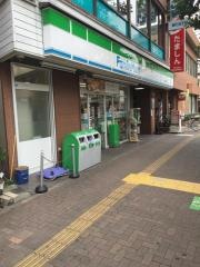 ファミリーマート　昭島駅南口店