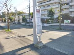 「岩屋不動入口」バス停留所