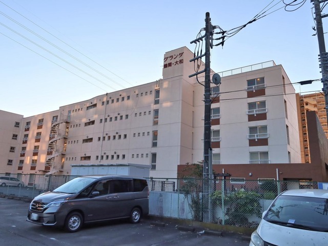 グランダ鶴間・大和 施設外観