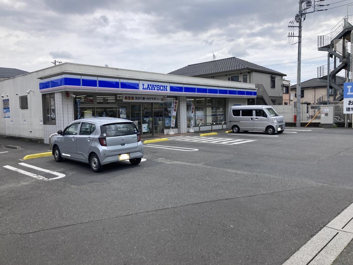 ローソン港北烏山町店の駐車場