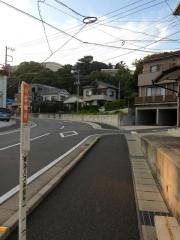 「小学校前」バス停留所