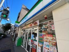 ファミリーマート　牡丹三丁目店