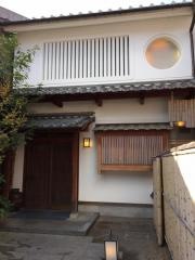 つる由