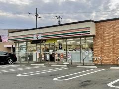 セブンイレブン　津山川崎店