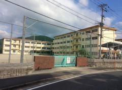 長行小学校
