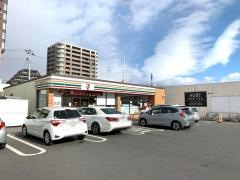 セブンイレブン　虎丸店