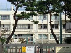 駒場小学校