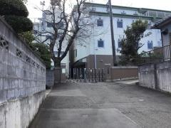 新倉小学校