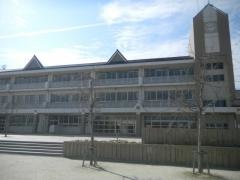 下石小学校