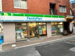 ファミリーマート　三田駅前店_施設外観