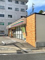 セブンイレブン佐世保市役所前店