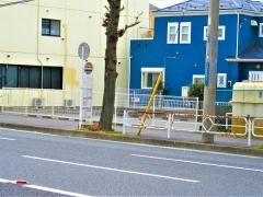 「笹下港南中央通り」バス停留所