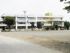 中央小学校