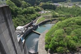 草木ダムサイト右岸広場