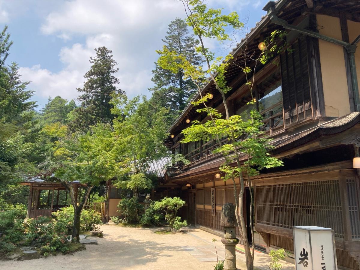 宿泊施設