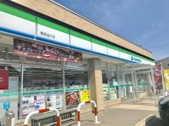 ファミリーマート　青森油川店
