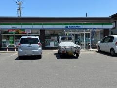 ファミリーマート　青森油川店