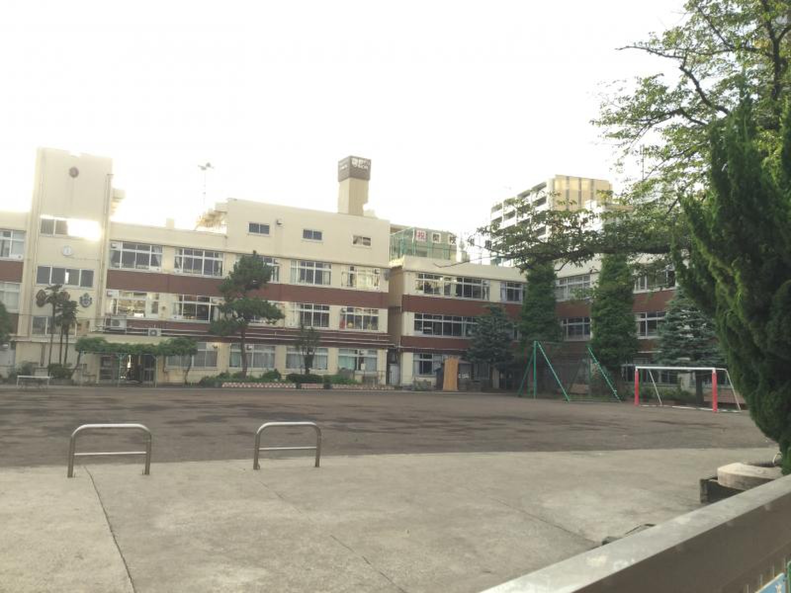大田 区 立入 新井 第 一 小学校