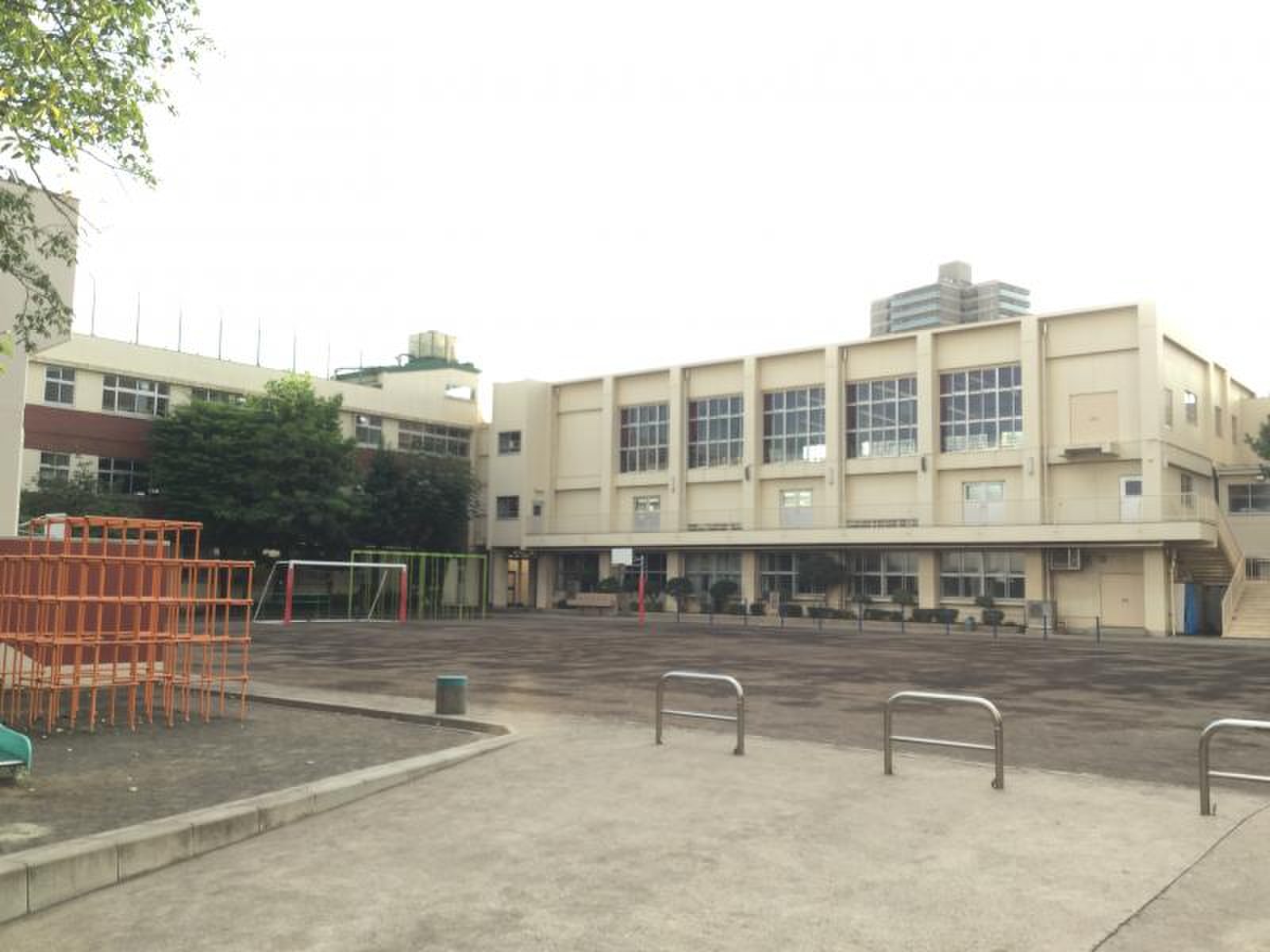 大田 区 立入 新井 第 一 小学校
