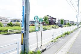 「青山小前」バス停留所