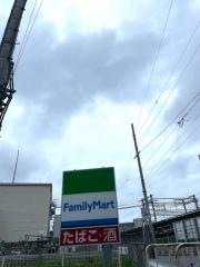 ファミリーマート　摂津正雀駅前店