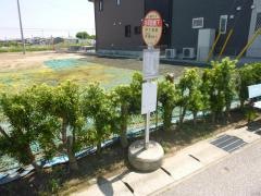 「白塚陸橋下」バス停留所