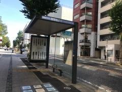 「警察本部前」バス停留所