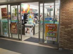 ファミリーマート　地下鉄伏見駅北店