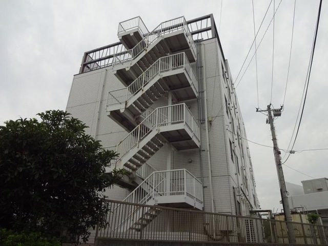 センチュリーシルバー花山 施設外観