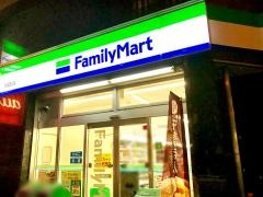 ファミリーマート　大国町店